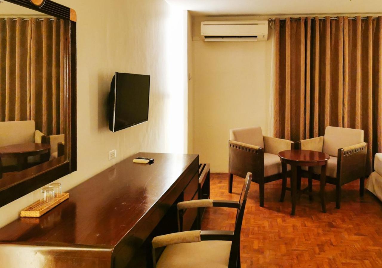 Reddoorz Plus Near Mango Avenue Себу Номер фото